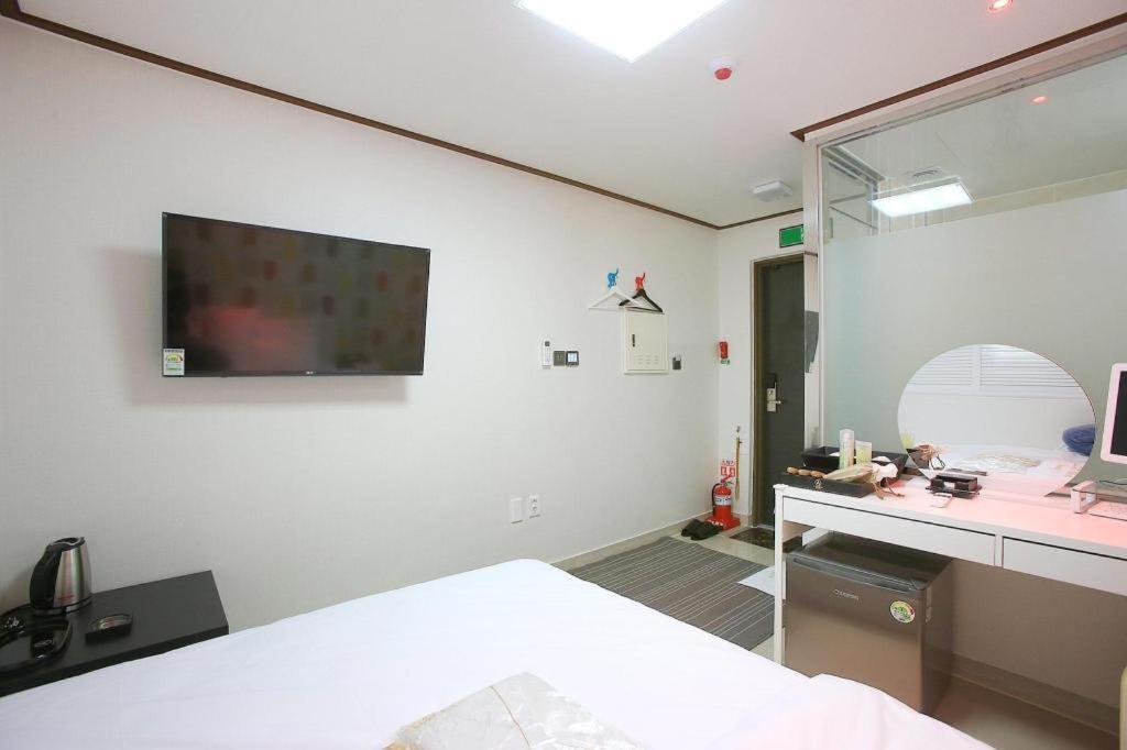 Itaewon A One 2*